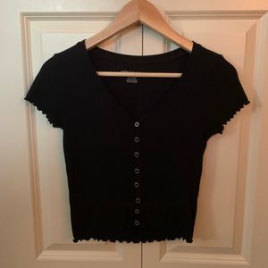american eagle bottom down black short sleeve
